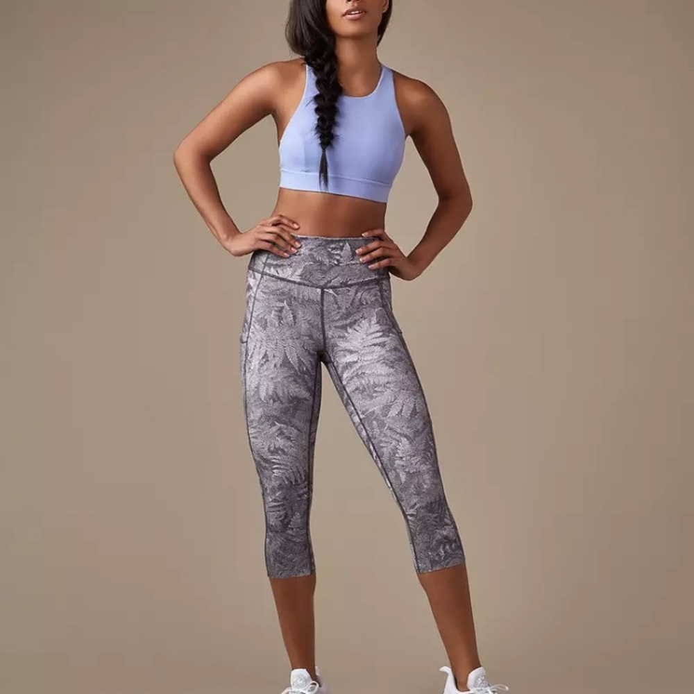 Lululemon fast and free crop. Size 6